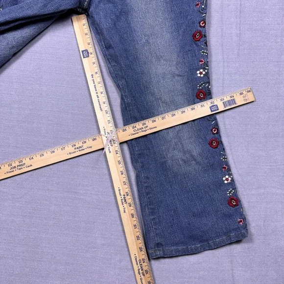 Route 66 Stretch Women's 18W Blue Denim Embroidered Floral Flare Jeans - Picture 8 of 12